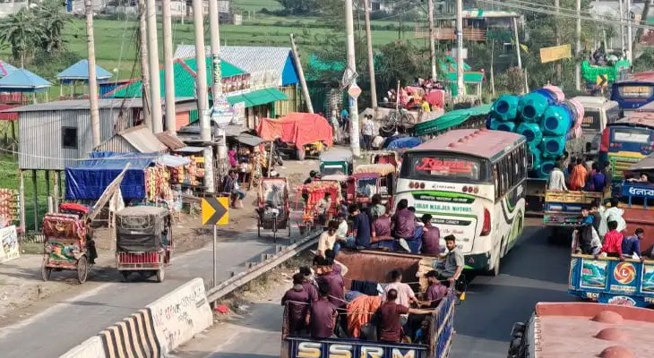 ঢাকা-টাঙ্গাইল মহাসড়ক: ২০ কিলোমিটারজুড়ে ধীরগতি, ঈদযাত্রায় চরম ভোগান্তি