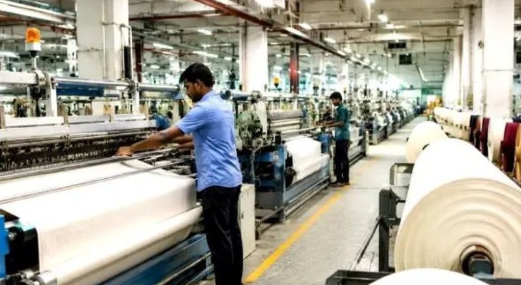 রাজনীতি: তৈরি পোশাকের কাঁচামাল আমদানিতে ৩০% মূল্য সংযোজনের শর্ত ফেরানোর দাবি পেশ