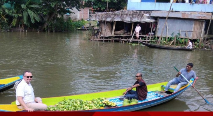 রাজনীতি: ঝালকাঠির ভাসমান পেয়ারা বাজারের সৌন্দর্যে মুগ্ধ হয়ে বাংলায় কথা অবহিত করে ব্যক্ত করেছেন মার্কিন রাষ্ট্রদূত | অন্যান্য